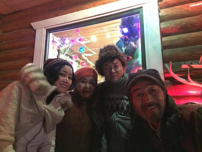 Дуучин Ш.Хүрлээ “Шинэ жилээр” клипээрээ шинэ жилийн бэлгээ задаллаа